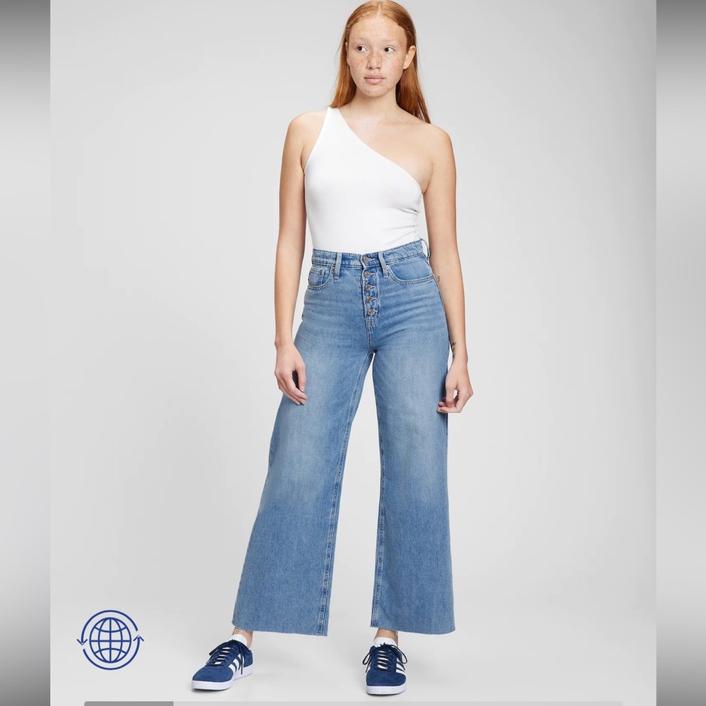 NWT- High Rise Wide-Leg Jeans